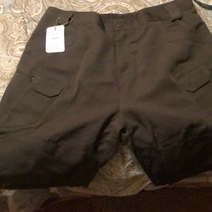 New w/ tag. Ballistic fiber, tactical shorts. 3xl but runs small. Olive incolor.